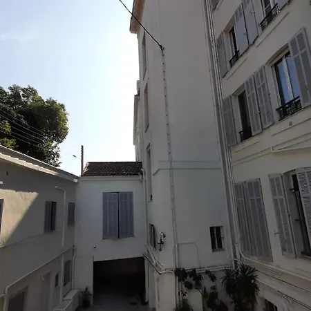 Winter Palace Beausejour Apartman *